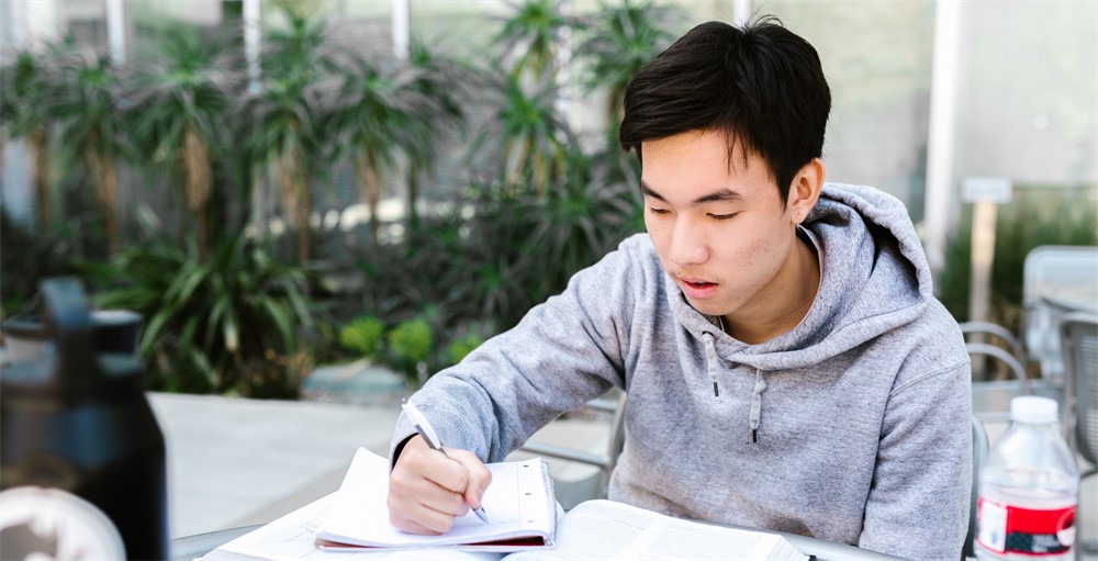 A College Student’s Budget The Basics